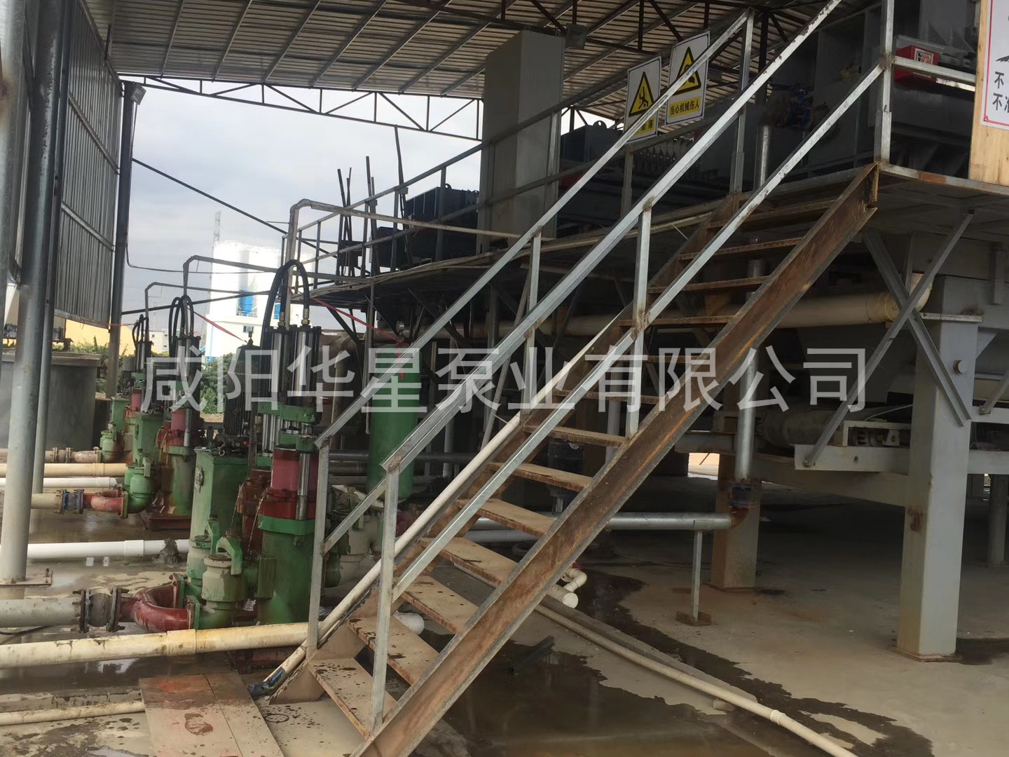 壓濾機入料泵結(jié)構(gòu)簡單、易維修、結(jié)構(gòu)設(shè)計